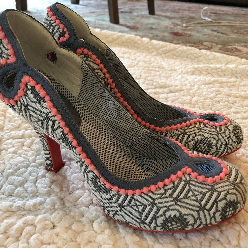 RUBY SHOO brand Gray/Pink Detail Heels Size 6.5